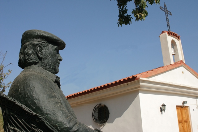 MONUMENTO A FRANCISCO RABAL